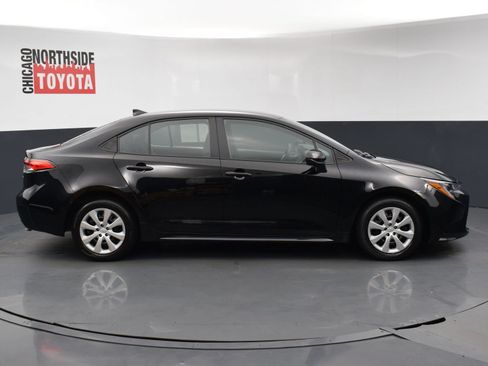 Used 2025 Toyota Corolla LE FWD image 5