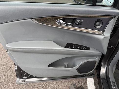 Used 2019 Lincoln Nautilus Reserve FWD image 11
