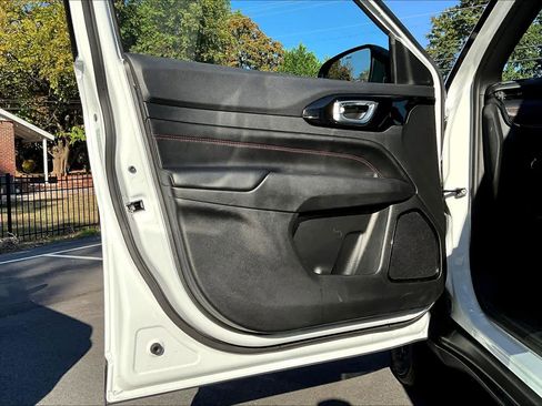 Used 2023 Jeep Compass Trailhawk image 20