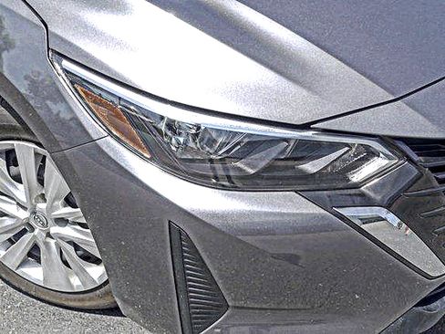 Used 2024 Nissan Sentra S FWD image 2