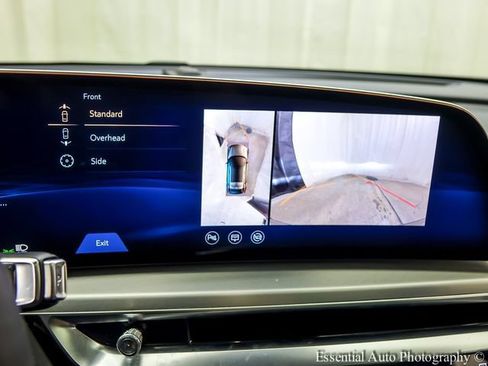 Certified 2025 Cadillac Lyriq Luxury w/ LPO, Floor Liner Package AWD/4WD image 18
