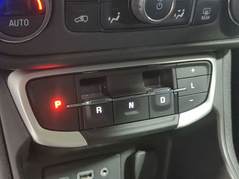 Used 2023 GMC Terrain SLE w/ Driver Convenience Package image 30