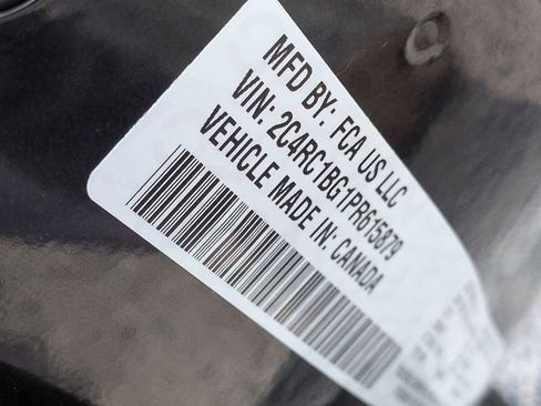 Used 2023 Chrysler Pacifica Touring-L FWD image 34