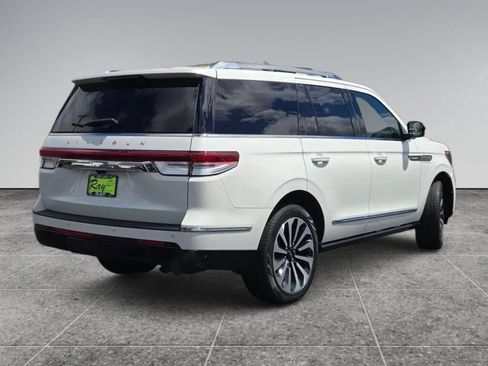 Used 2024 Lincoln Navigator Reserve AWD/4WD image 5