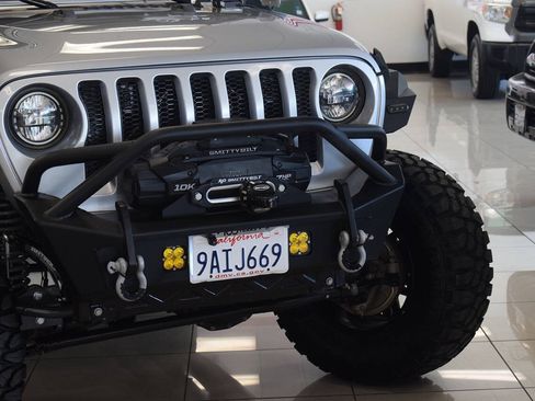 Used 2018 Jeep Wrangler Unlimited Sport S AWD/4WD image 11