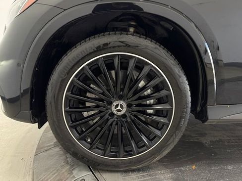 Used 2024 Mercedes-Benz GLC 300 4MATIC image 10