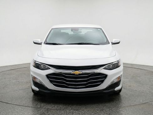 Used 2024 Chevrolet Malibu LT image 2
