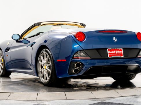 Used 2012 Ferrari California image 7