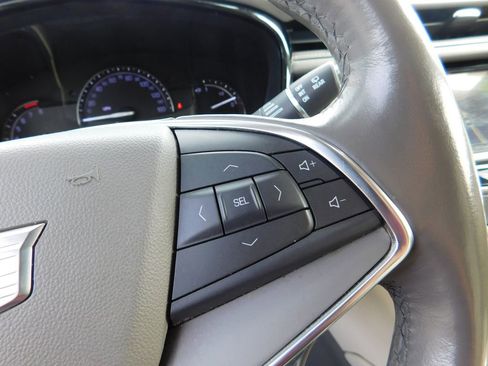 Used 2019 Cadillac XT5 Luxury image 27