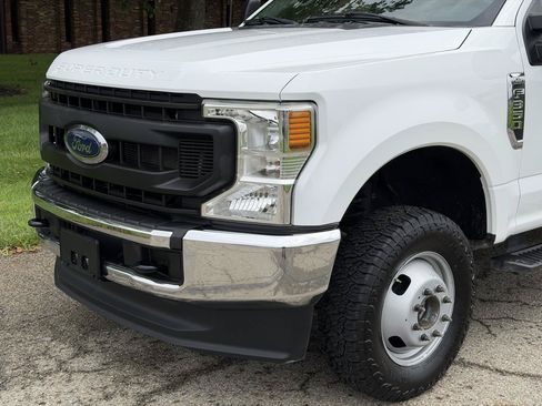 Used 2022 Ford F350 XL w/ Power Equipment Group AWD/4WD image 10