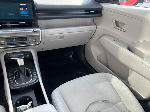 Used 2024 Hyundai Kona SEL AWD/4WD image 19