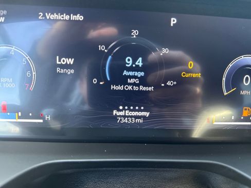 Used 2023 Jeep Grand Cherokee Laredo AWD/4WD image 18