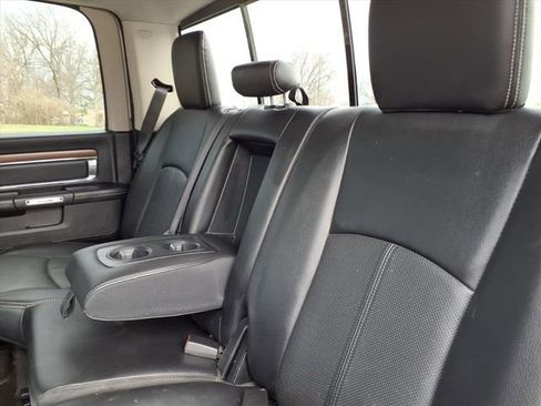Used 2018 RAM 1500 Laramie w/ Convenience Group AWD/4WD image 17