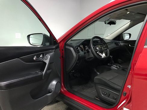 Used 2017 Nissan Rogue SV FWD image 9
