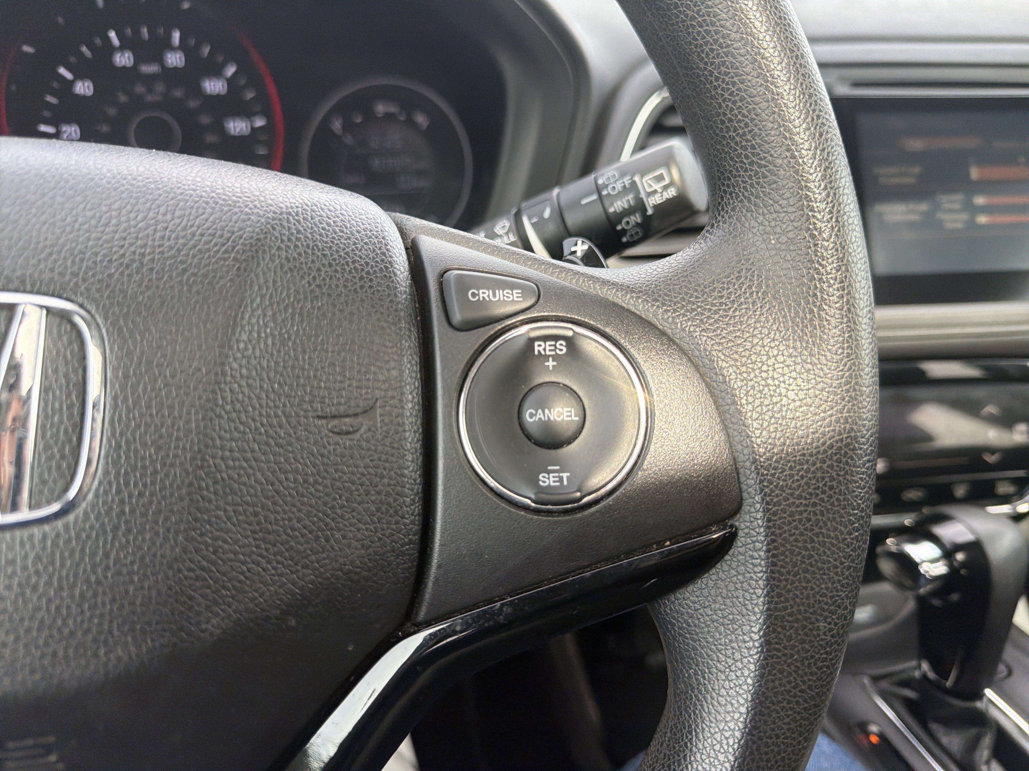 Used 2018 Honda HR-V EX image 19