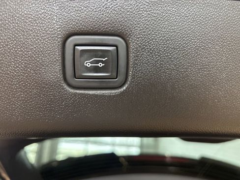 Certified 2023 Chevrolet Blazer RS w/ Driver Confidence II Package image 18