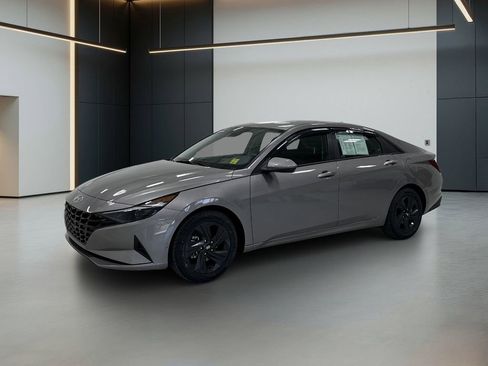 Certified 2023 Hyundai Elantra SEL FWD image 1
