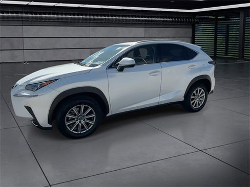 Used 2018 Lexus NX 300 FWD image 4