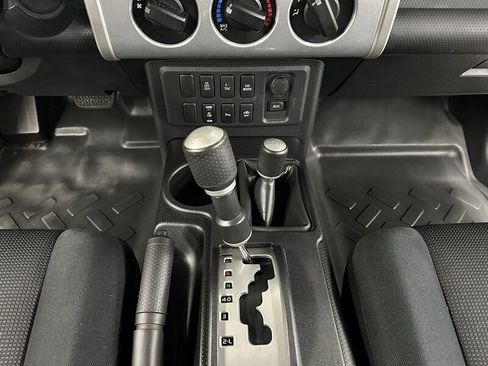 Used 2007 Toyota FJ Cruiser 4WD image 21