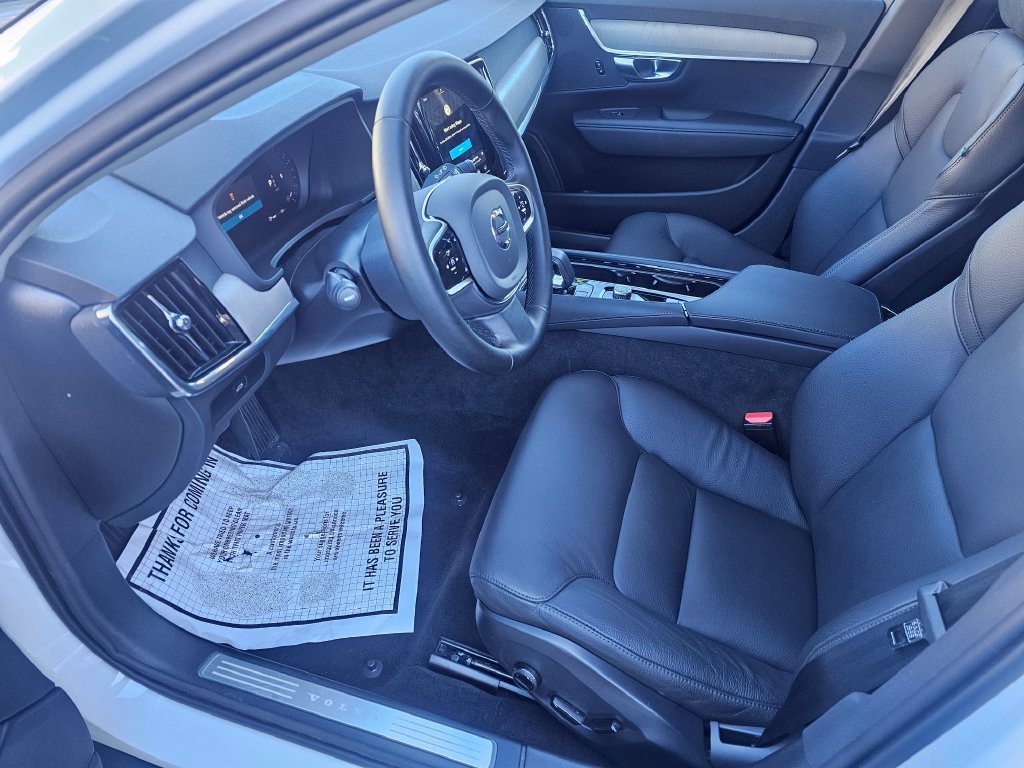 Certified 2025 Volvo V90 B6 Cross Country Plus AWD/4WD image 41