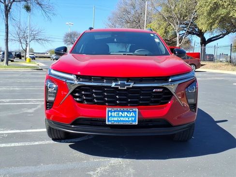 Used 2026 Chevrolet Trax RS w/ Driver Confidence Package image 2