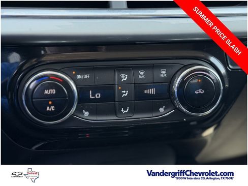 Used 2025 Chevrolet Trax LT w/ Driver Confidence Package FWD image 19