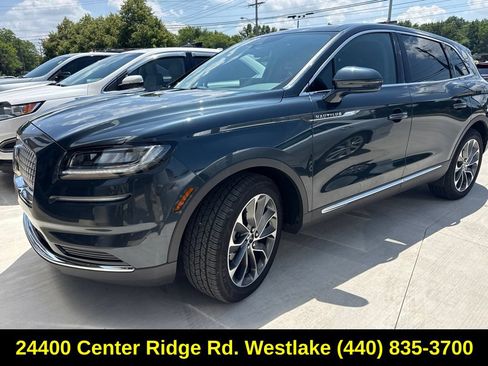 Used 2021 Lincoln Nautilus Reserve AWD/4WD image 2