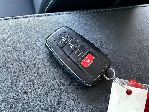 Used 2022 Toyota Prius Prime Limited FWD image 35