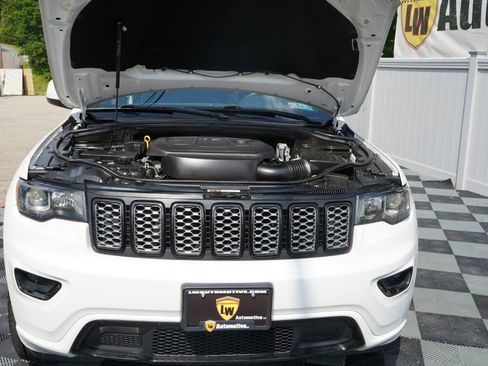 Used 2019 Jeep Grand Cherokee Altitude AWD/4WD image 85