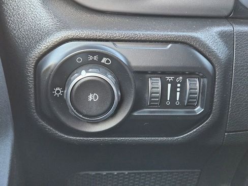 Used 2022 Jeep Wrangler Unlimited Sport image 19