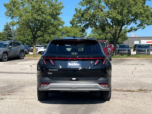 Certified 2025 Hyundai Tucson Limited FWD image 4