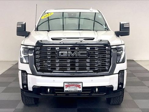 Used 2024 GMC Sierra 2500 Denali Ultimate AWD/4WD image 2