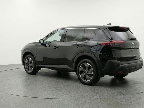 Used 2025 Nissan Rogue SV image 6