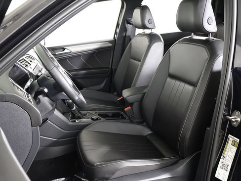 Certified 2024 Volkswagen Tiguan SE R-Line AWD/4WD image 33