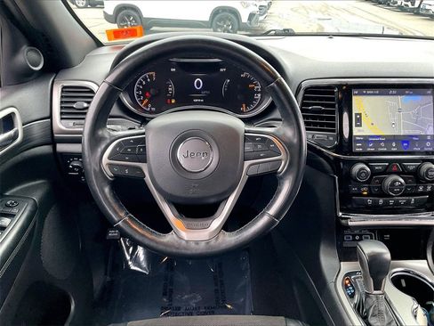 Used 2020 Jeep Grand Cherokee Altitude image 16