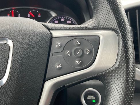 Used 2024 GMC Terrain SLE image 17