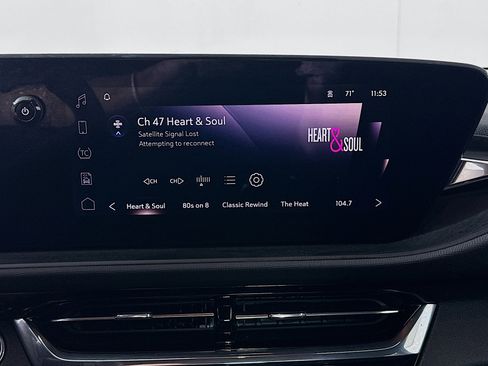 Used 2025 Buick Envista Sport Touring image 19