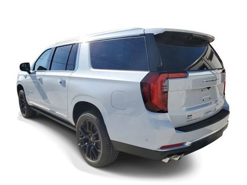 New 2026 GMC Yukon XL Denali w/ Sun & Power Step Package AWD/4WD image 4