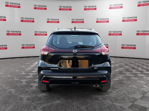 Used 2024 Nissan Kicks SV image 4