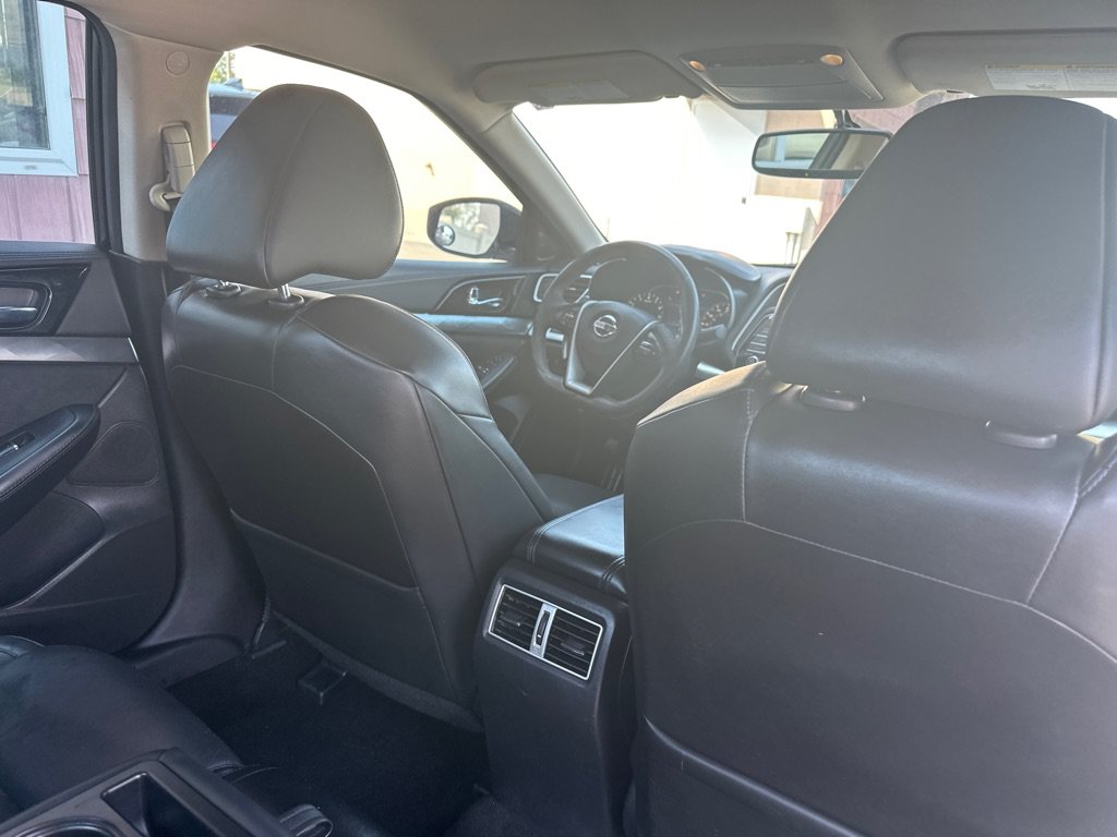 Used 2016 Nissan Maxima SR FWD image 11