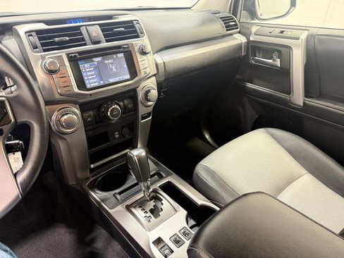 Used 2019 Toyota 4Runner SR5 Premium image 12