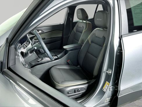 Used 2025 Chevrolet Trax ACTIV w/ Driver Confidence Package FWD image 21