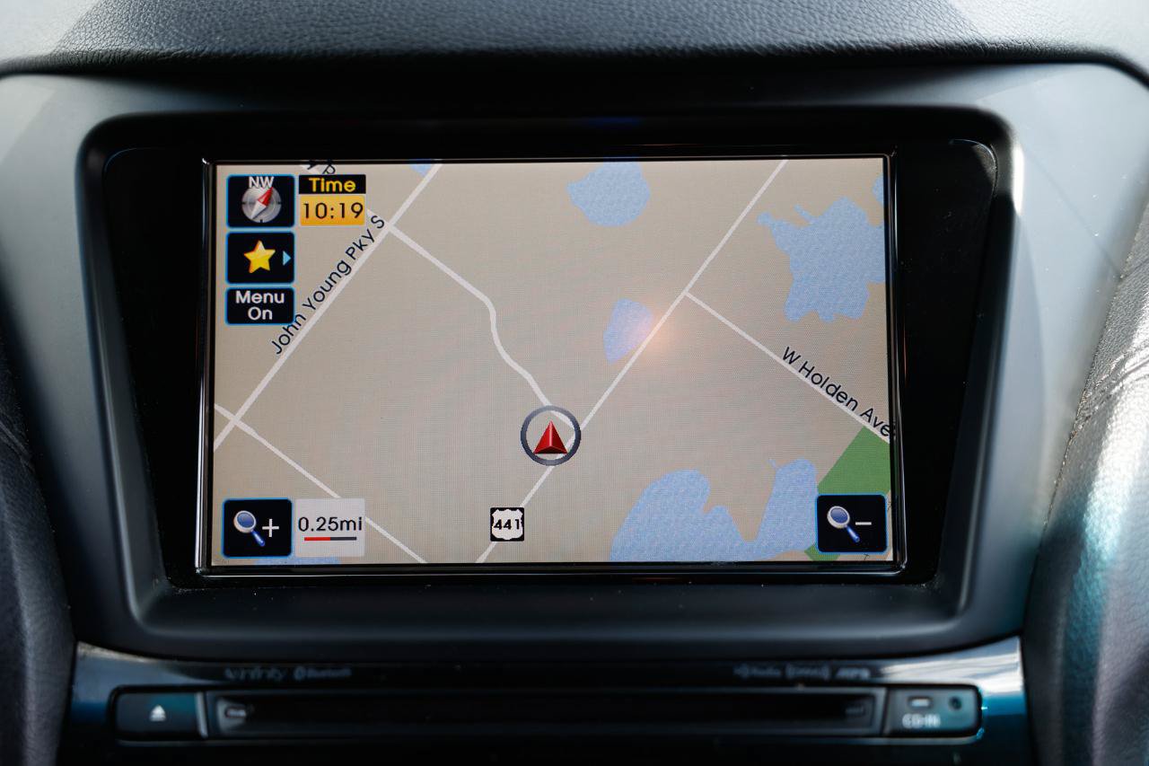 Used 2013 Hyundai Genesis 3.8 RWD image 34