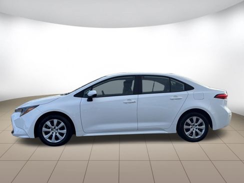 Used 2023 Toyota Corolla LE FWD image 4