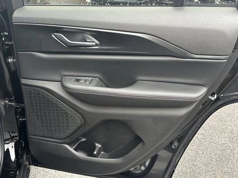 New 2025 Jeep Grand Cherokee Laredo image 18