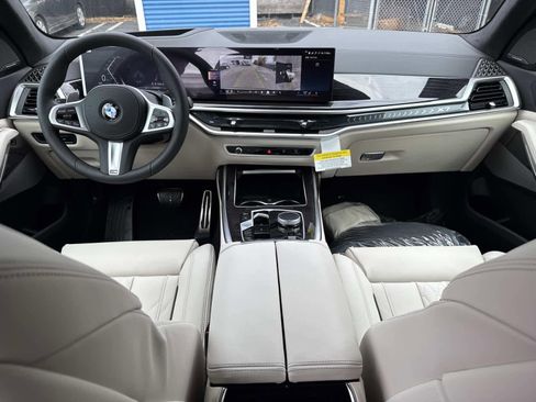 New 2026 BMW X7 xDrive40i AWD/4WD image 16