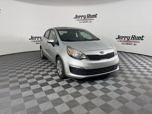 Used 2017 Kia Rio LX image 6