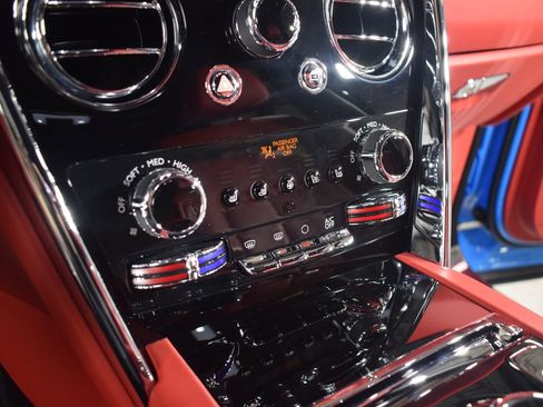 Certified 2022 Rolls-Royce Cullinan w/ Dynamic Package image 35