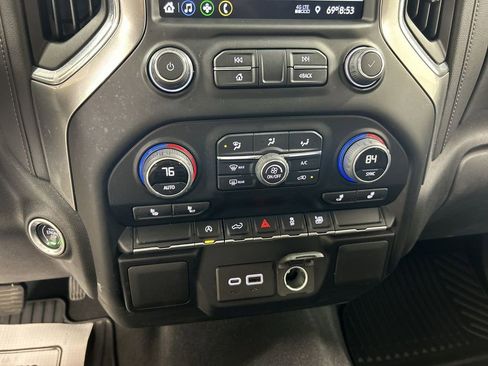 Used 2022 Chevrolet Silverado 1500 LT w/ Bed Protection Package AWD/4WD image 16
