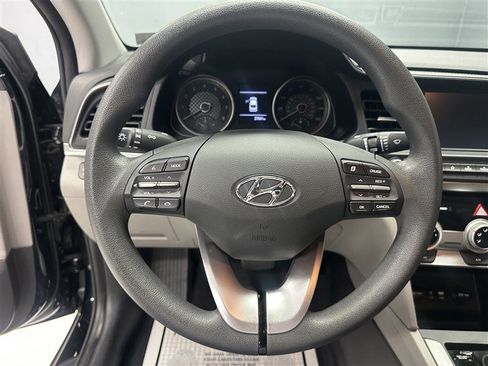 Used 2019 Hyundai Elantra SEL FWD image 21